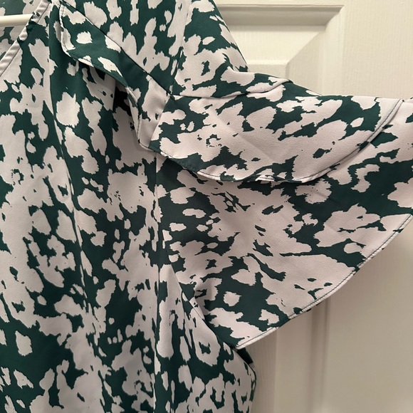 Lane Bryant Green and White Women's Top with ruffled sleeves - Picture 4 of 11